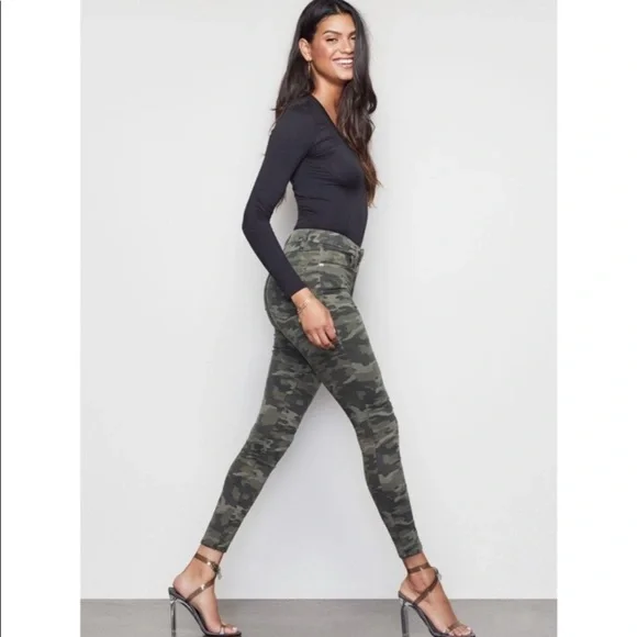 Good American Good Waist Skinny Jeans in Camo GW001PT 4/27 - Picture 11 of 12